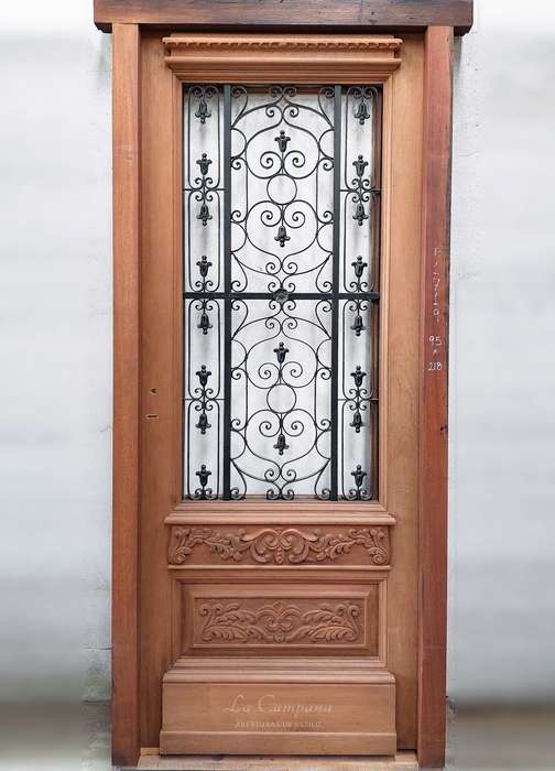Puerta de exterior de cedro