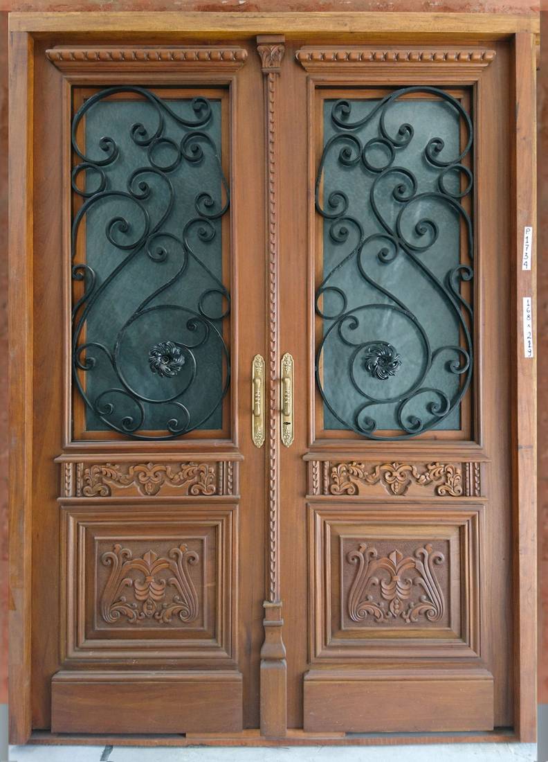 Puerta de exterior de cedro