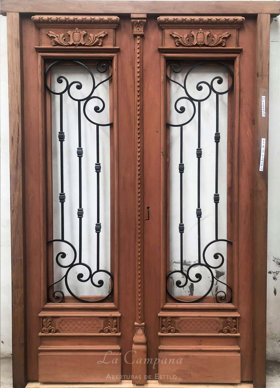Puerta de exterior de cedro