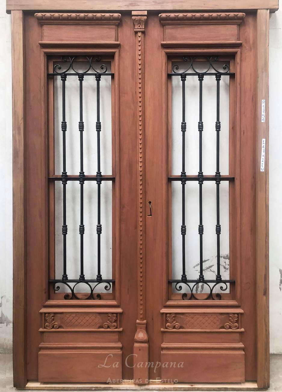 Puerta de exterior de cedro
