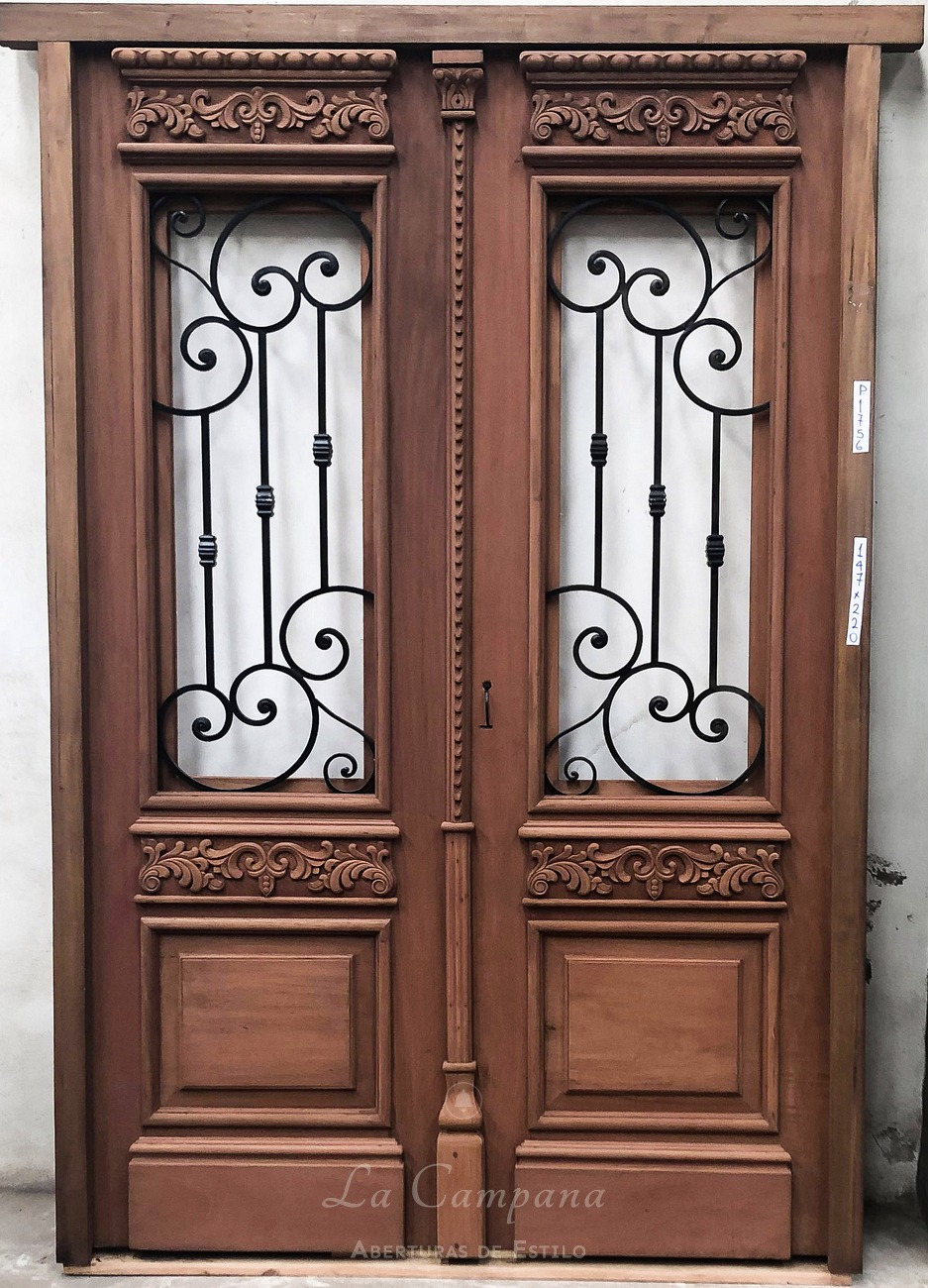 Puerta de exterior de cedro