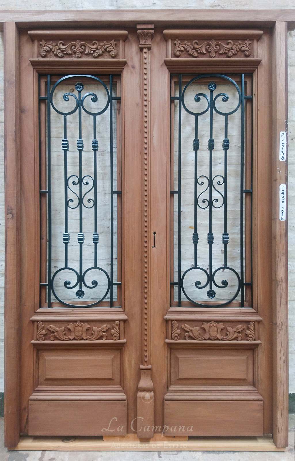 Puerta para frente de casa madera maciza de cedro