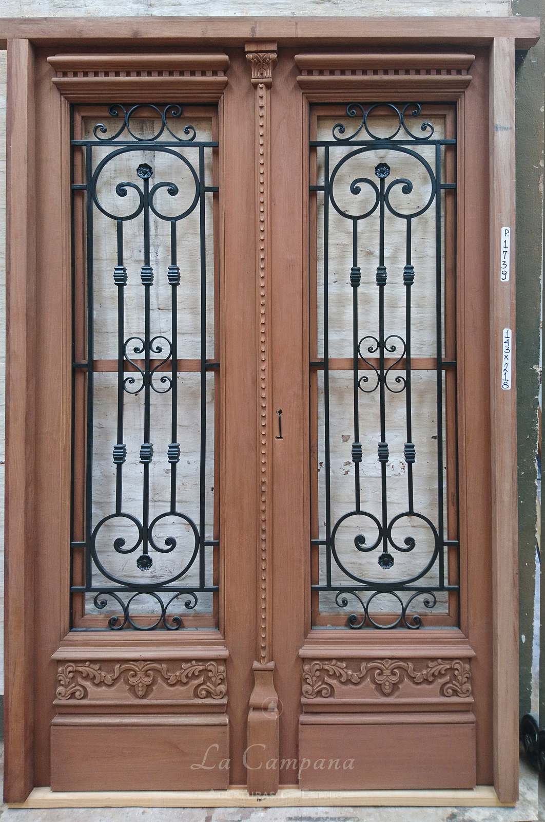 Puerta para frente de casa madera maciza de cedro