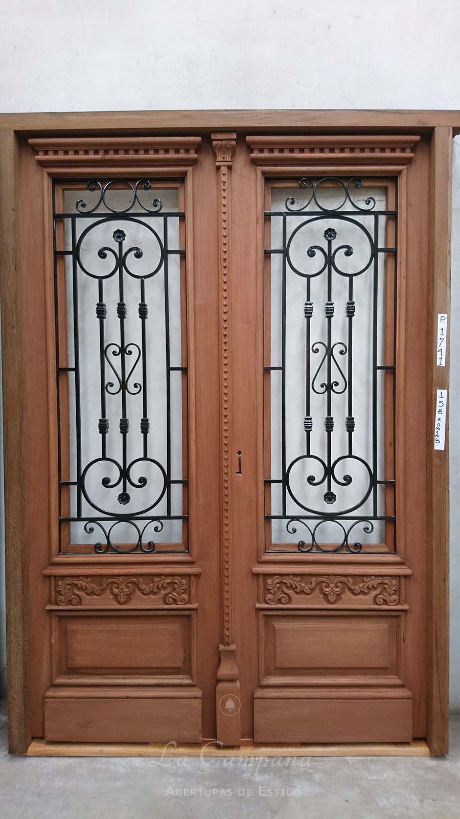 Puerta para frente de casa madera maciza de cedro