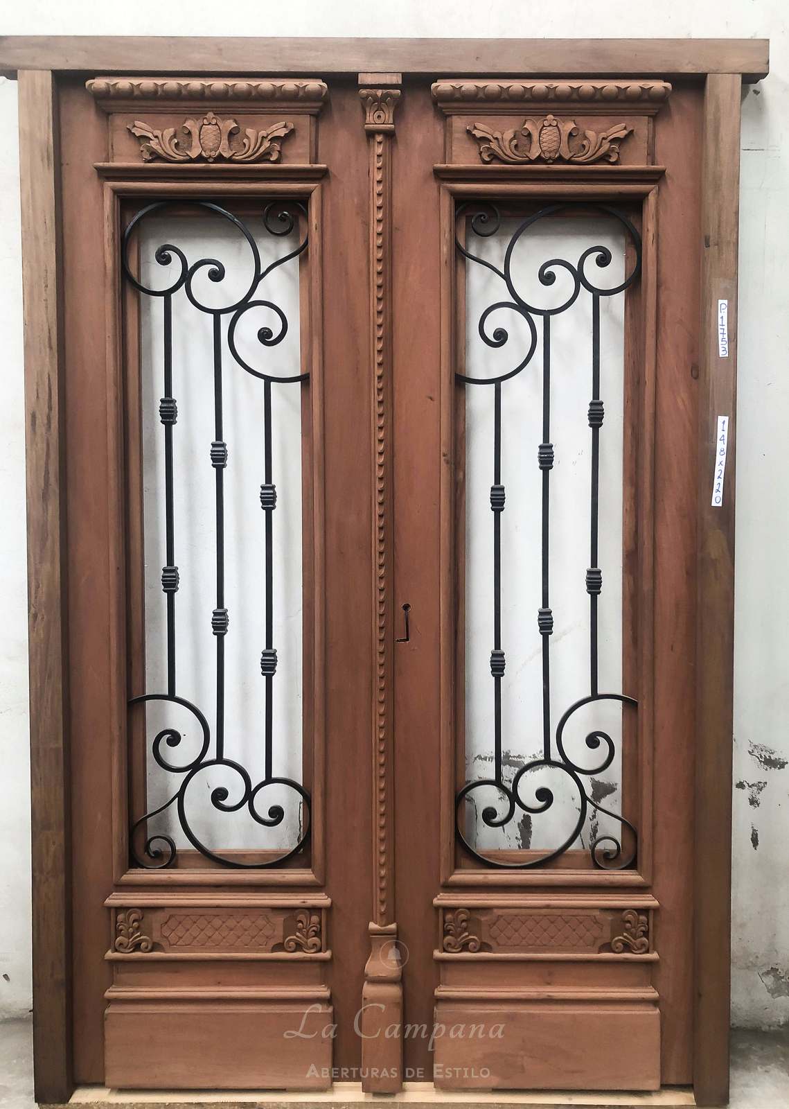 Puerta para frente de casa madera maciza de cedro