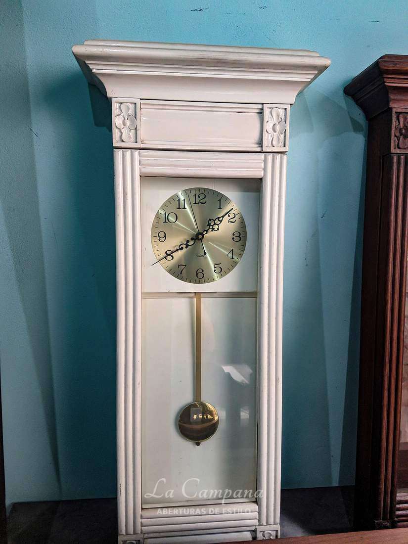 Reloj de madera cedro