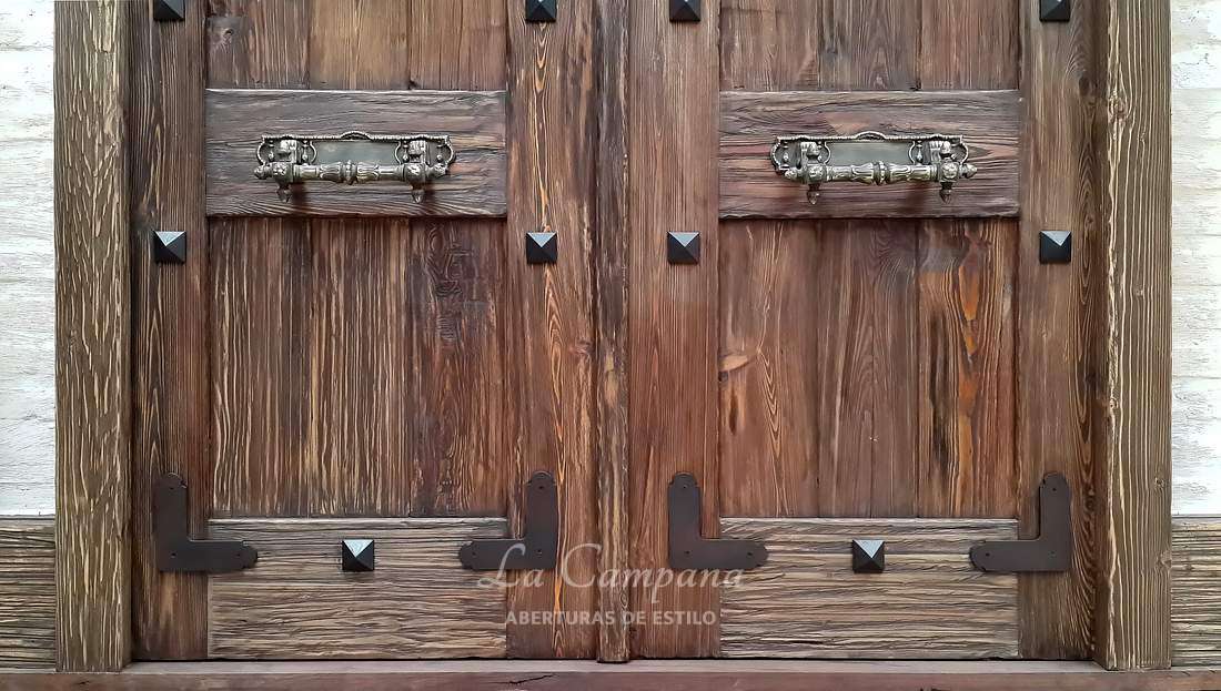 Puerta rustica doble marco de pinotea antigua